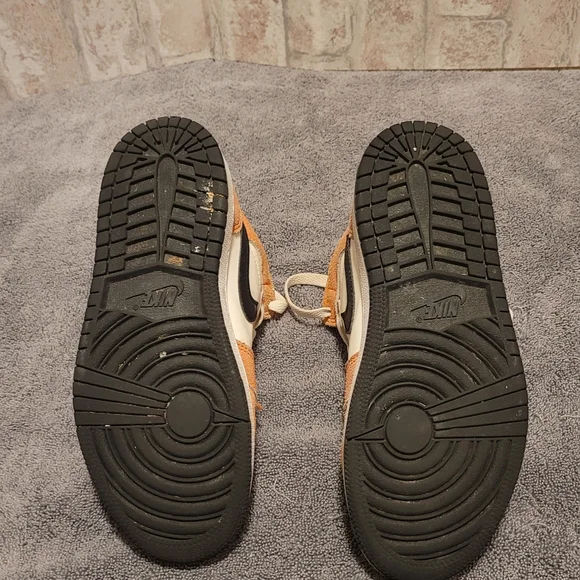 Nike Kids Sneakers - Cream, Black, Orange - Picture 6 of 6